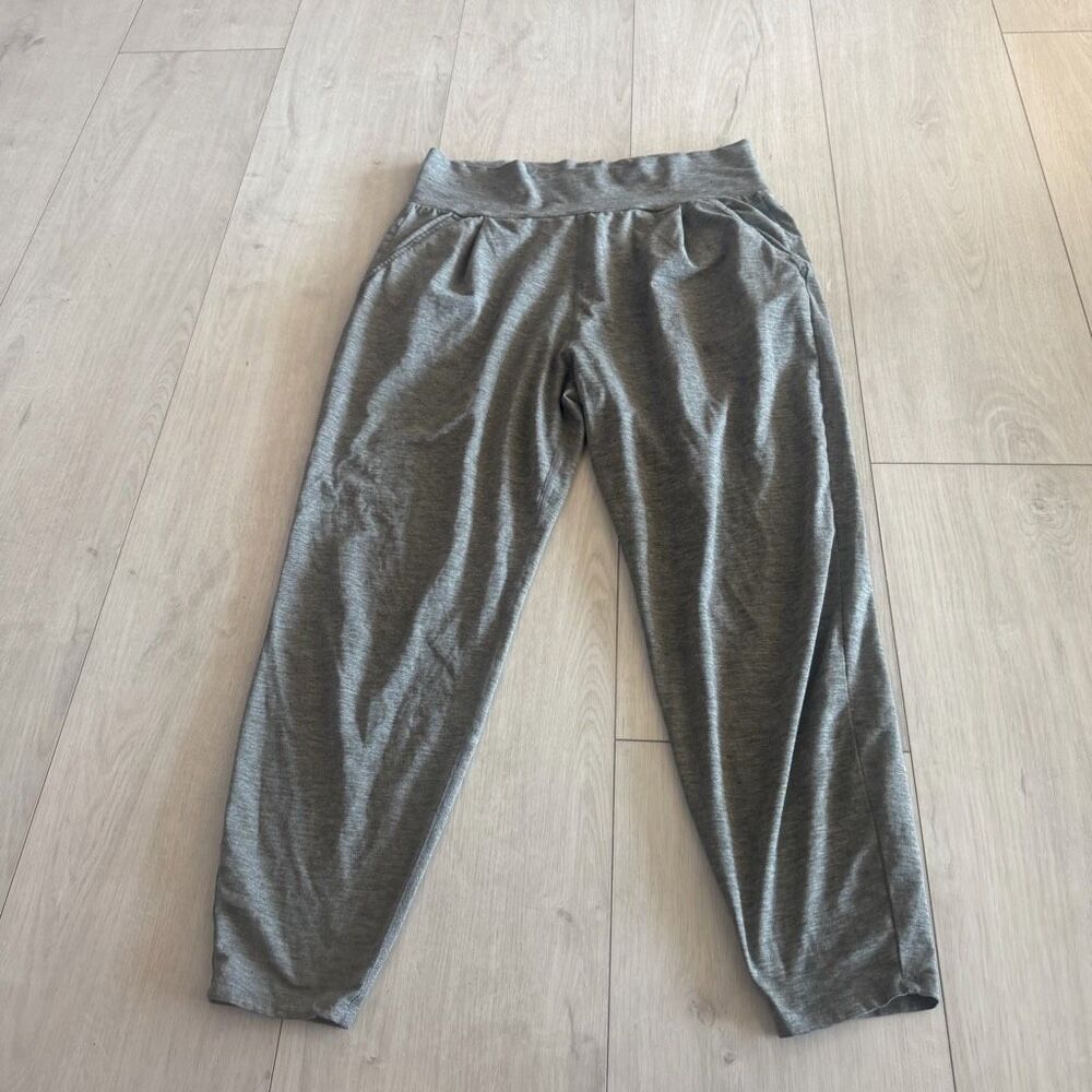 Vuori Heather Gray Relaxed Jogger Pants